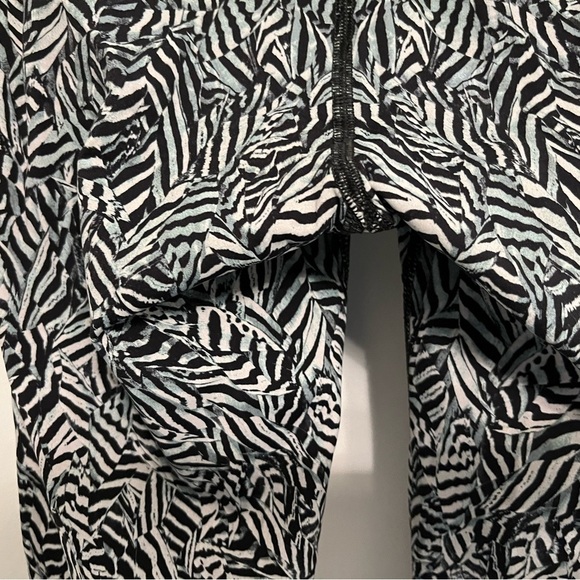 Lululemon Wunder Under Leggings Dazzle Nulux Alpine White Black, Size 4 - Picture 10 of 15